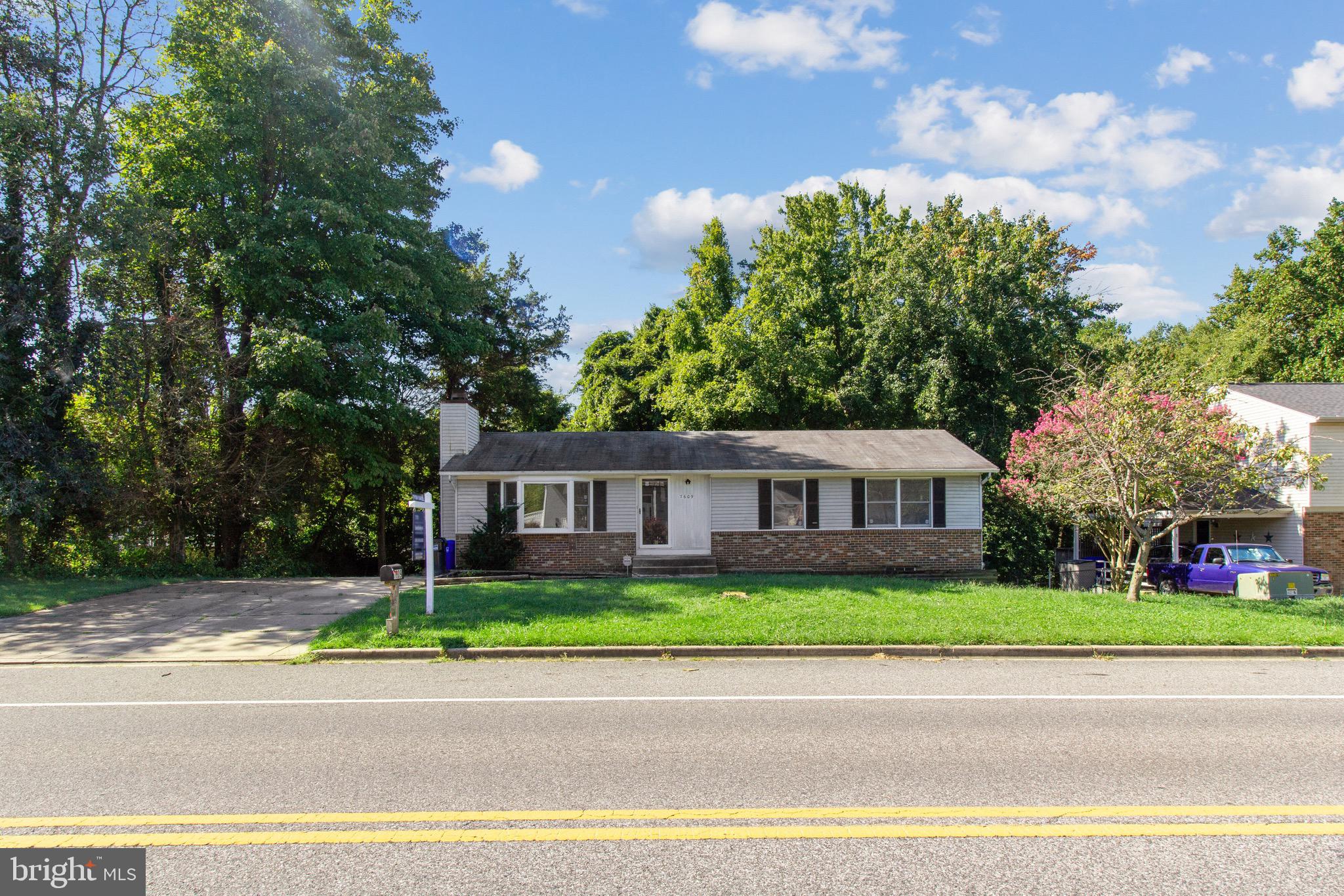 7609 BROOKLYN BRIDGE ROAD