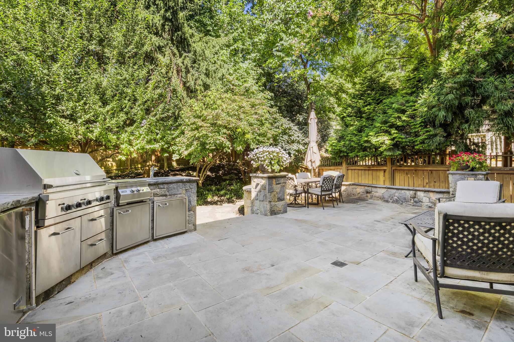1263 DARTMOUTH COURT