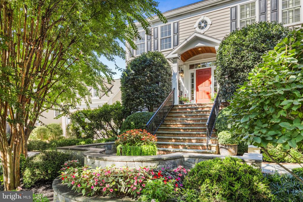1263 DARTMOUTH COURT