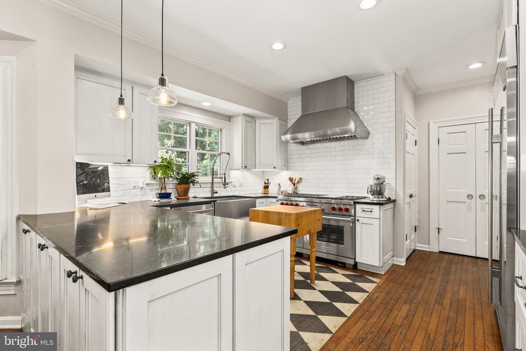 1263 DARTMOUTH COURT