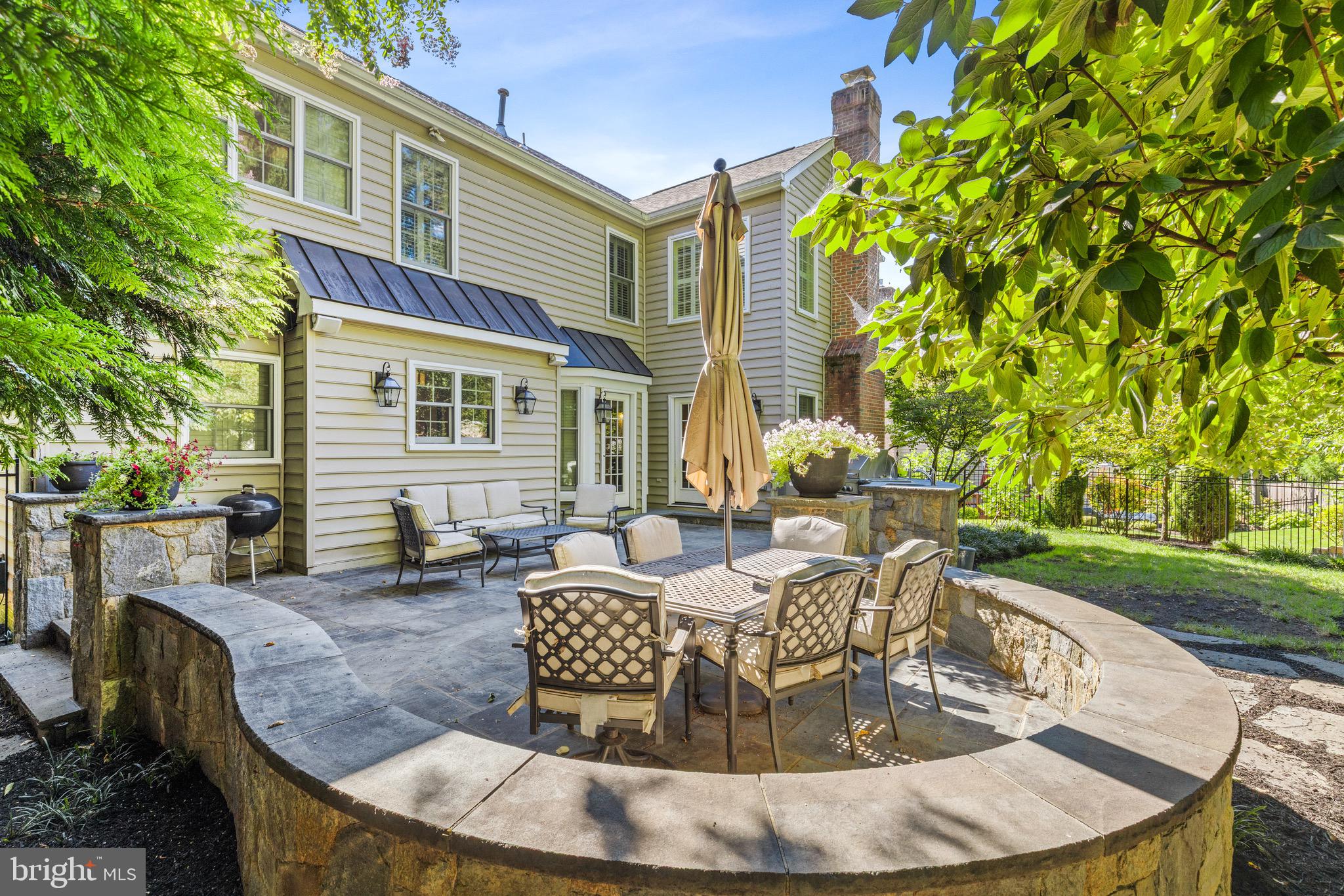 1263 DARTMOUTH COURT