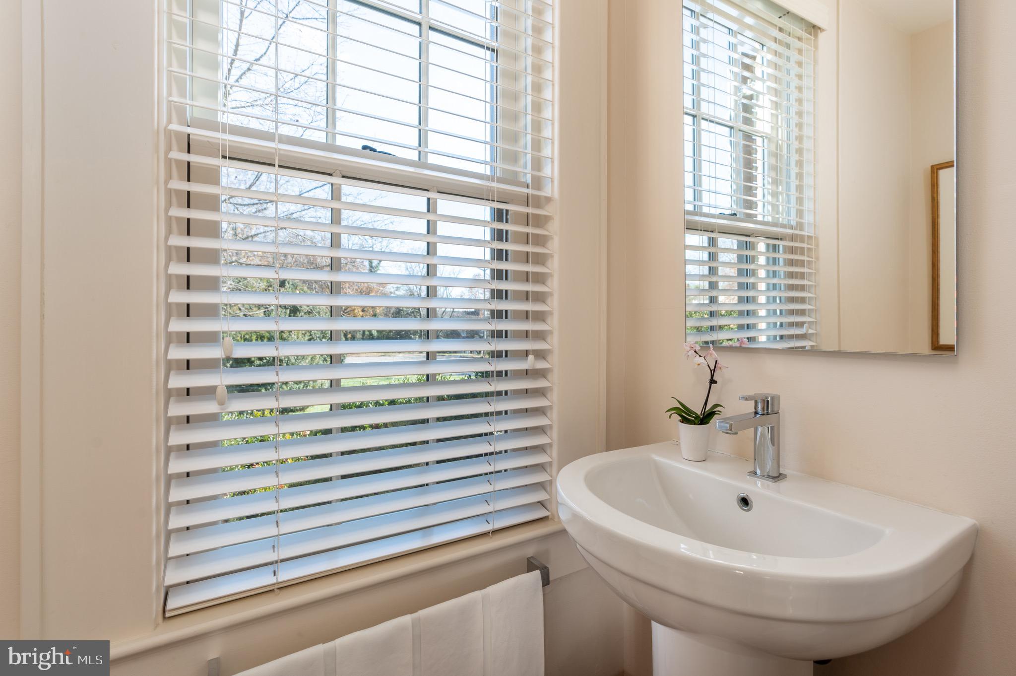 616 FORT WILLIAMS PARKWAY