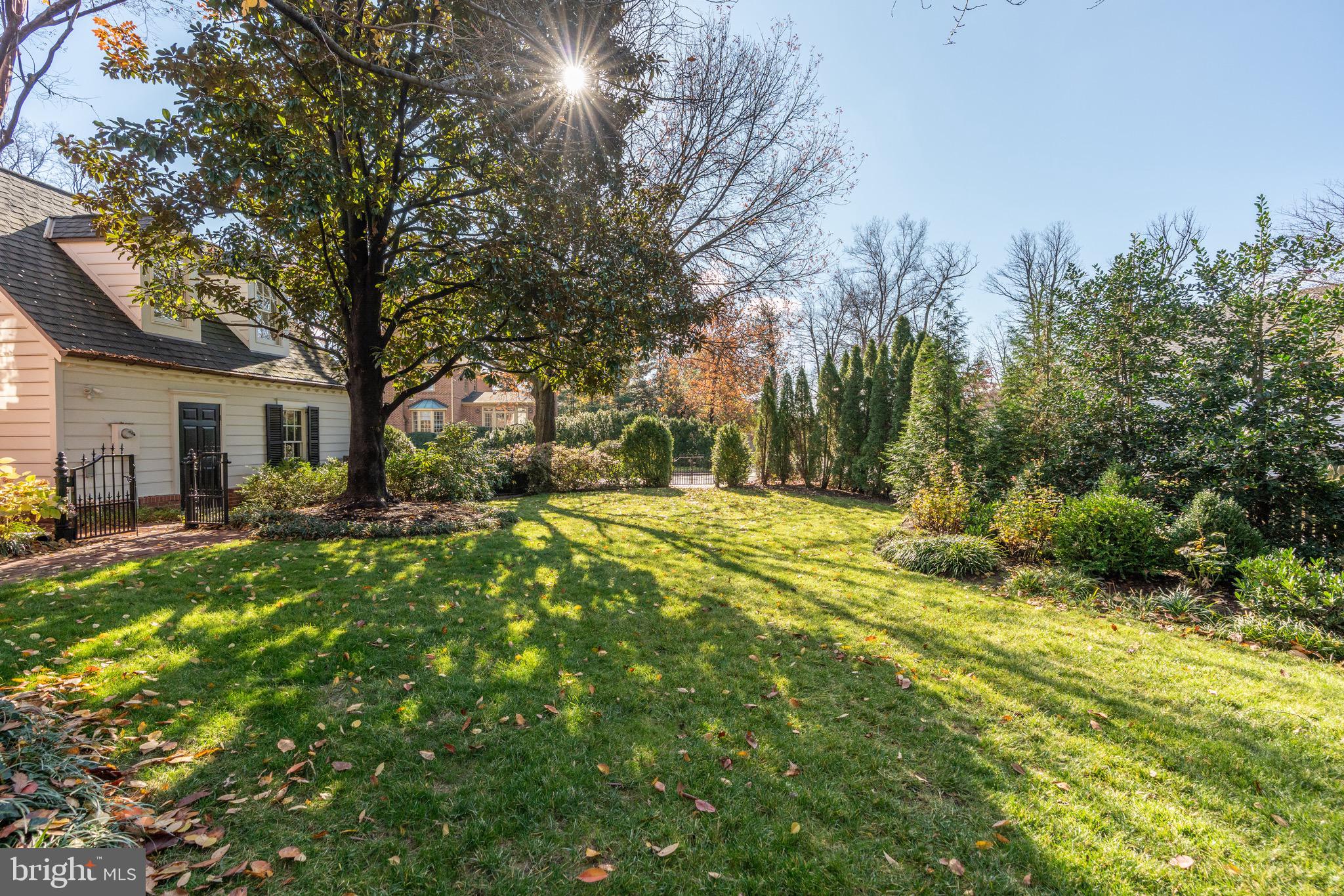 616 FORT WILLIAMS PARKWAY