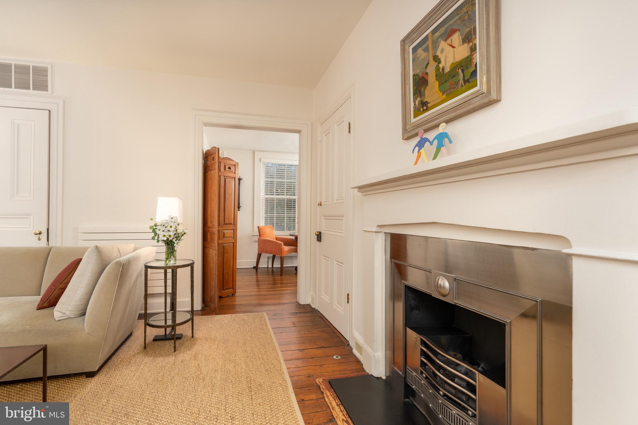 616 FORT WILLIAMS PARKWAY