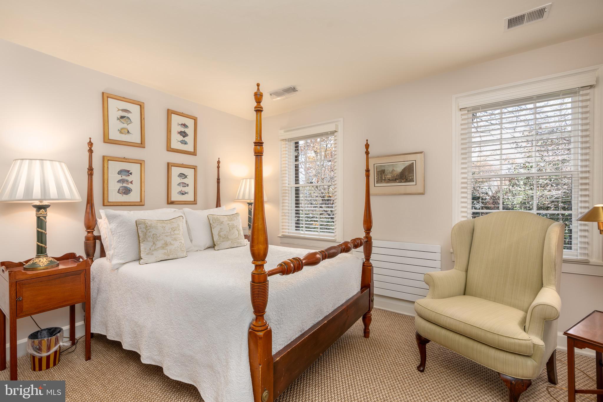 616 FORT WILLIAMS PARKWAY