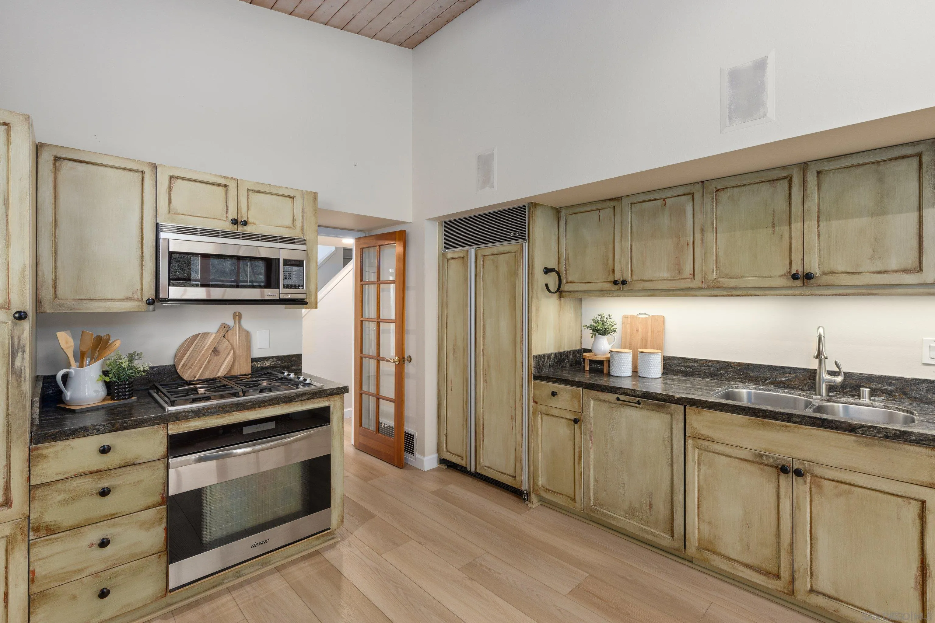 5145 San Aquario Dr