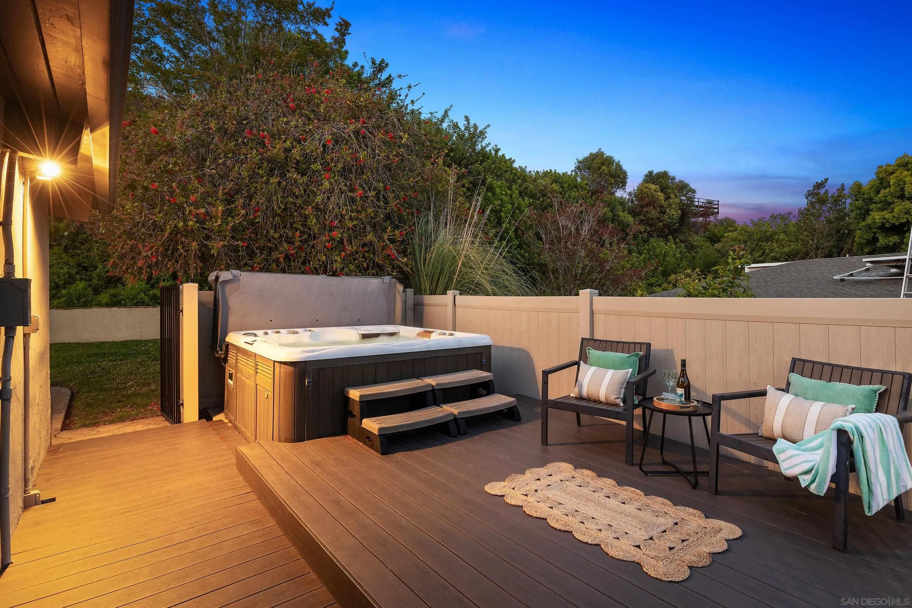 5145 San Aquario Dr