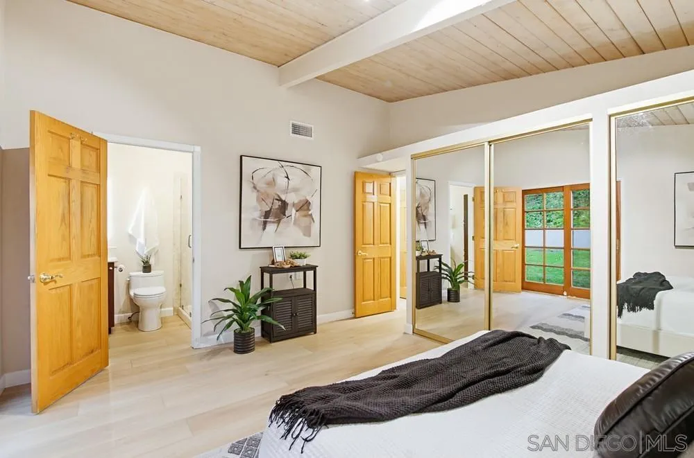 5145 San Aquario Dr