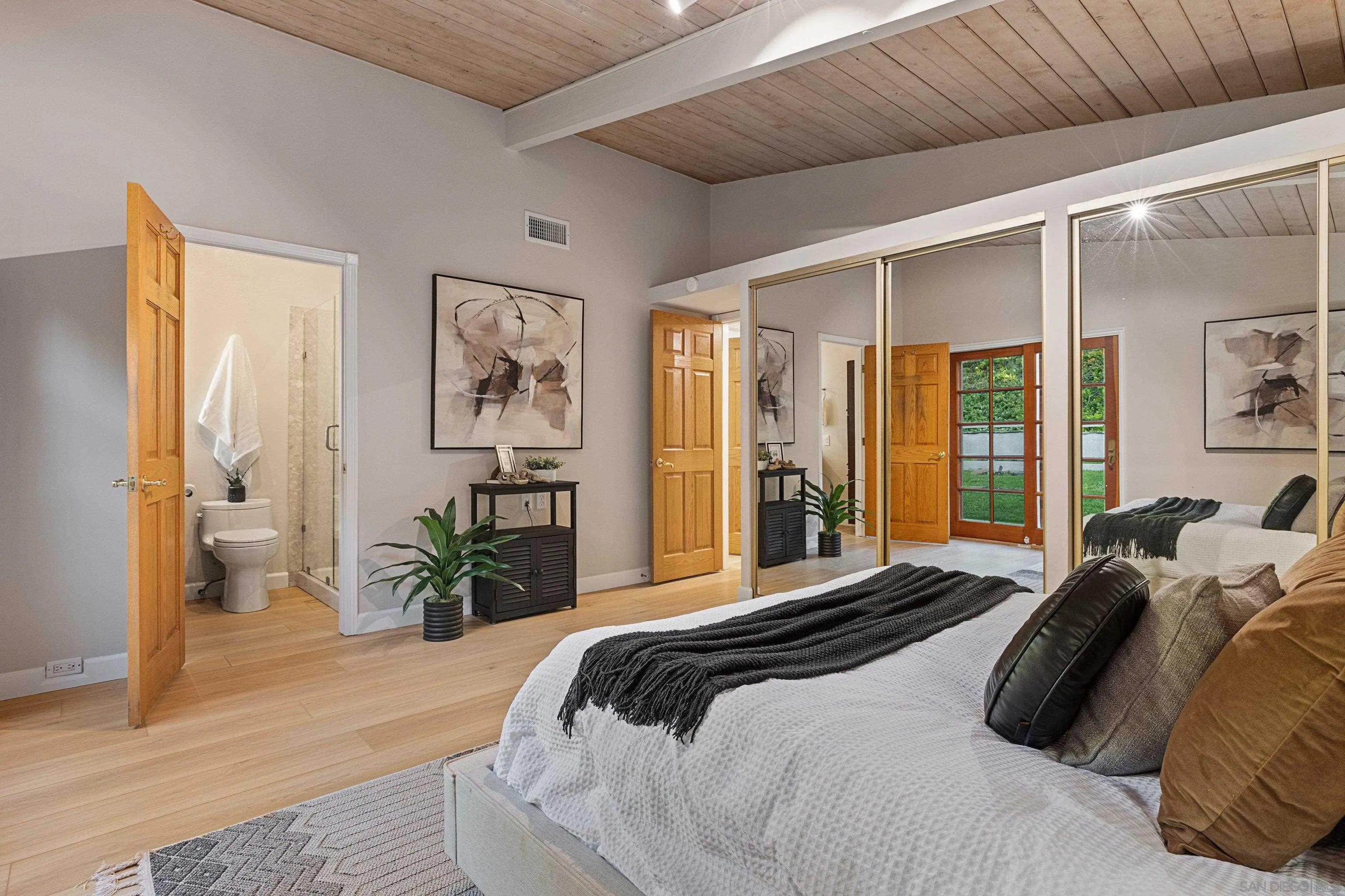5145 San Aquario Dr