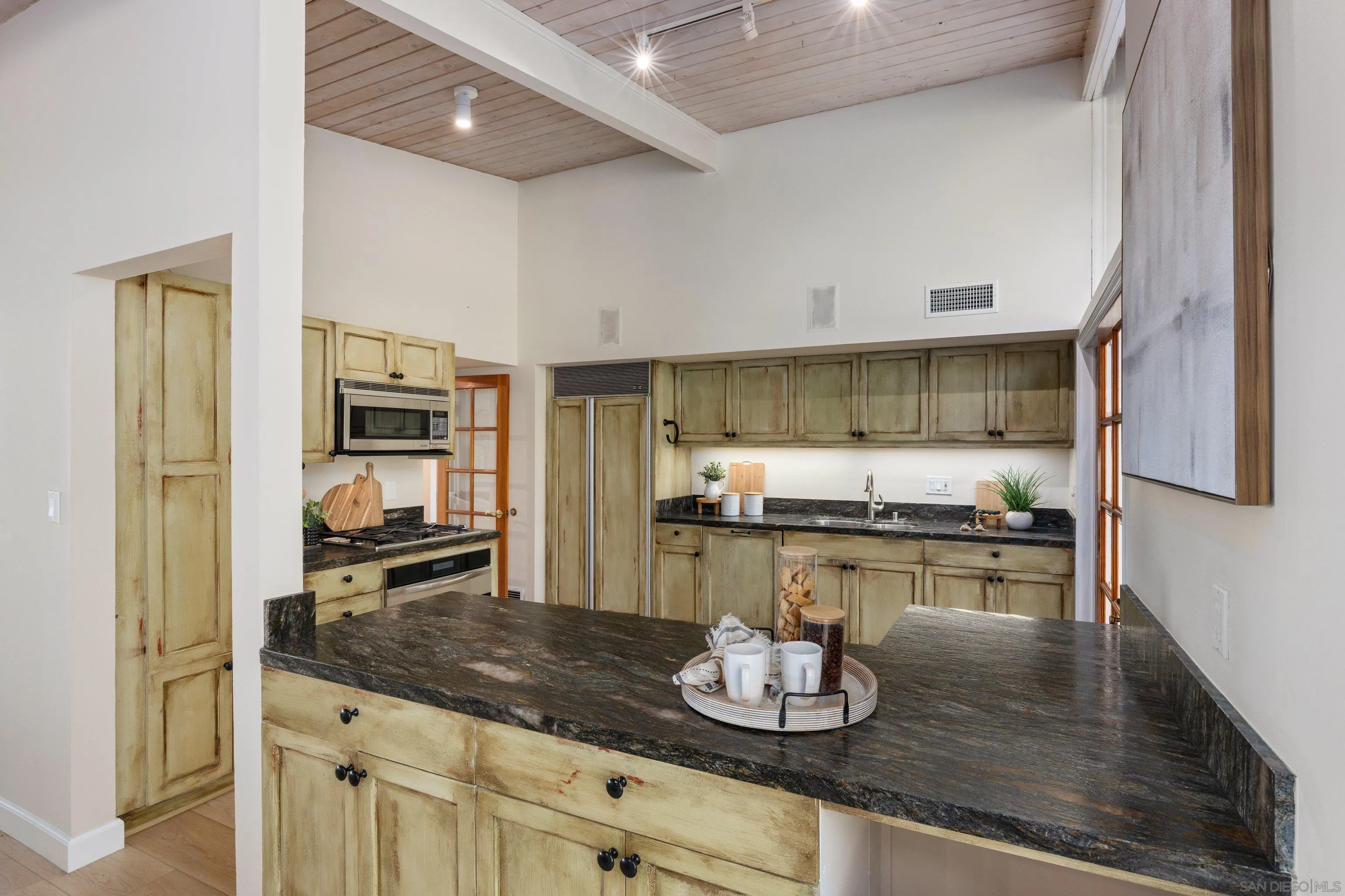 5145 San Aquario Dr