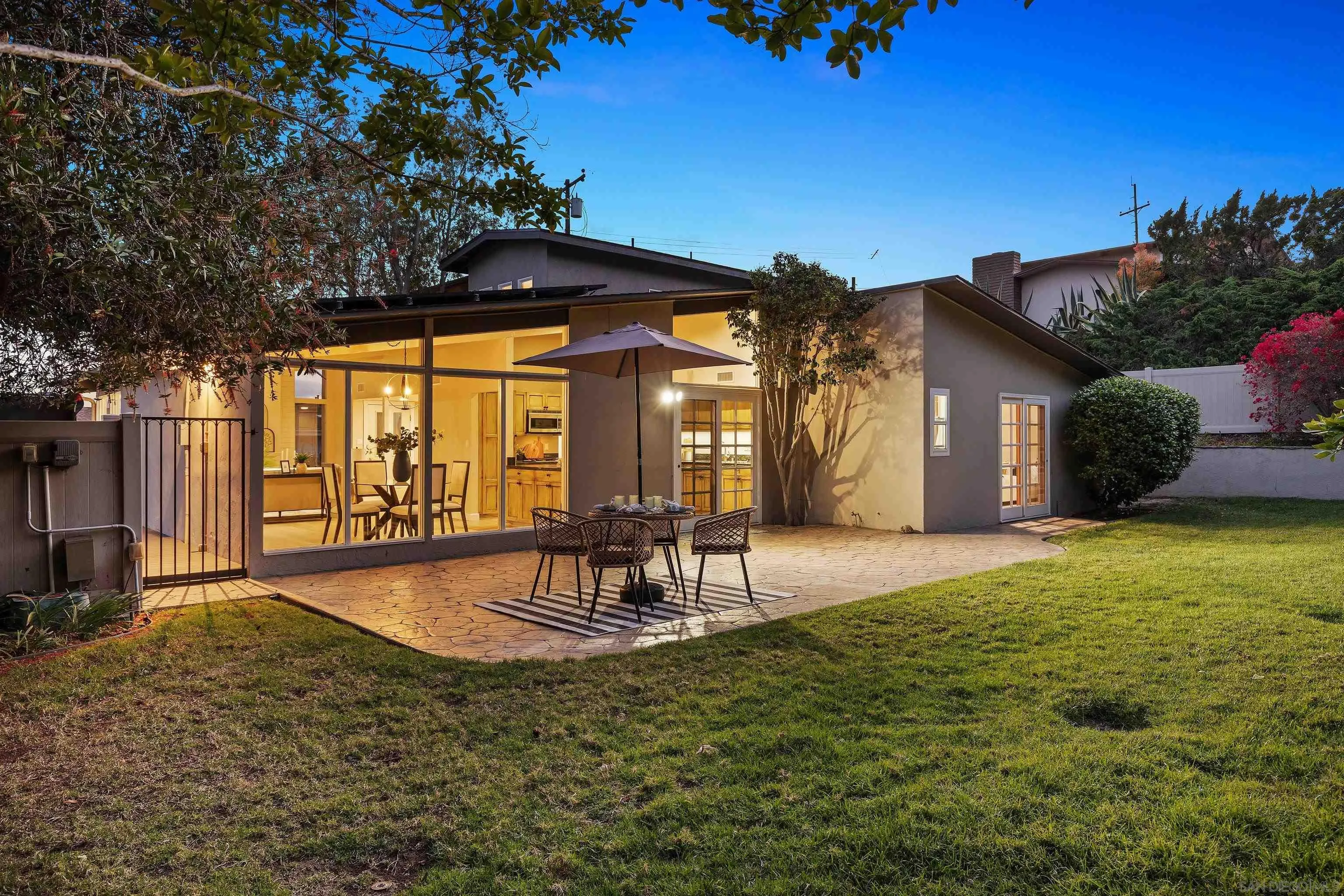 5145 San Aquario Dr