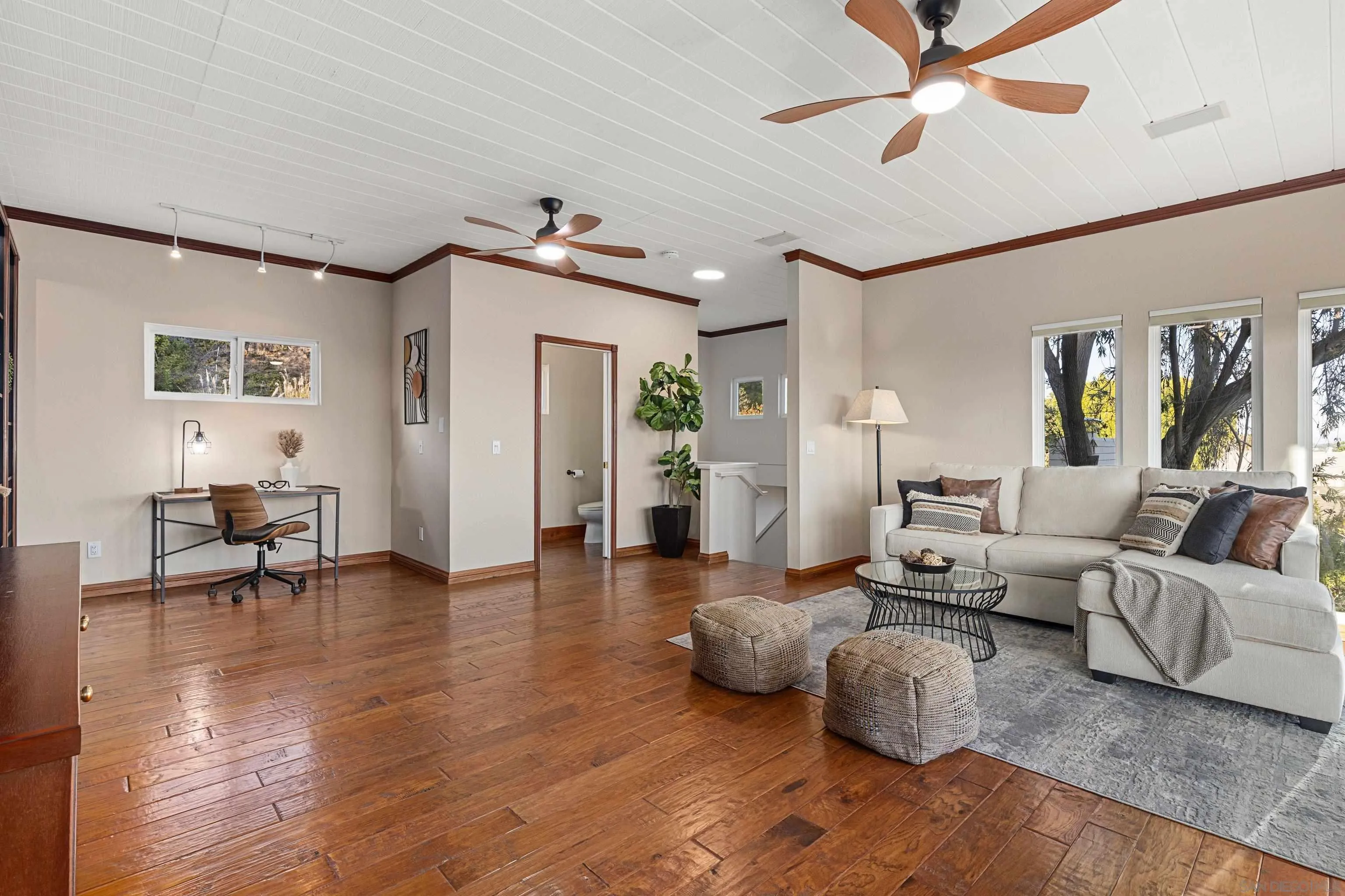 5145 San Aquario Dr