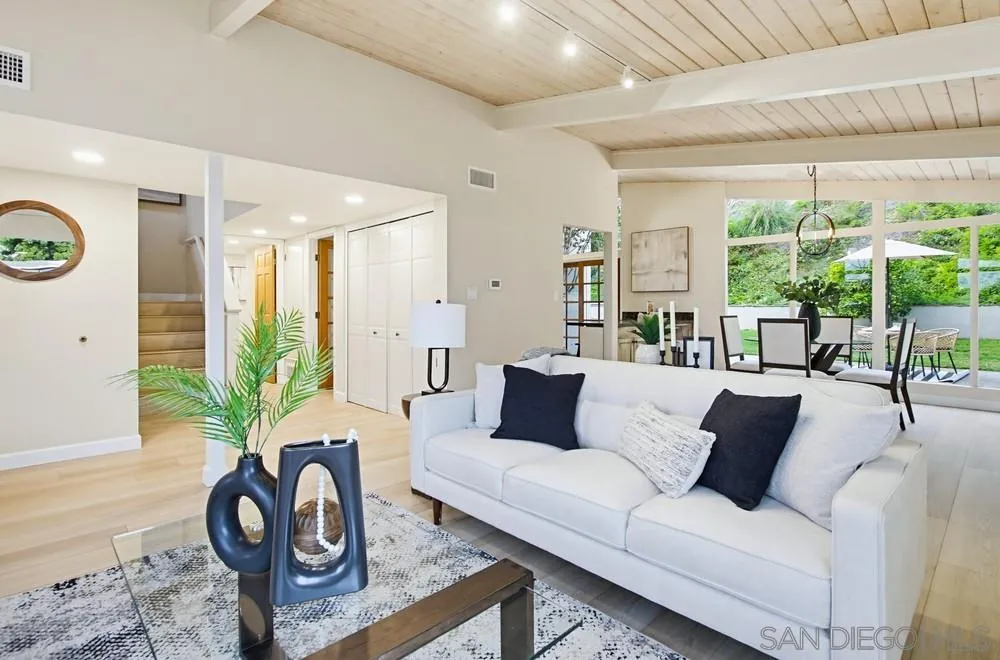 5145 San Aquario Dr