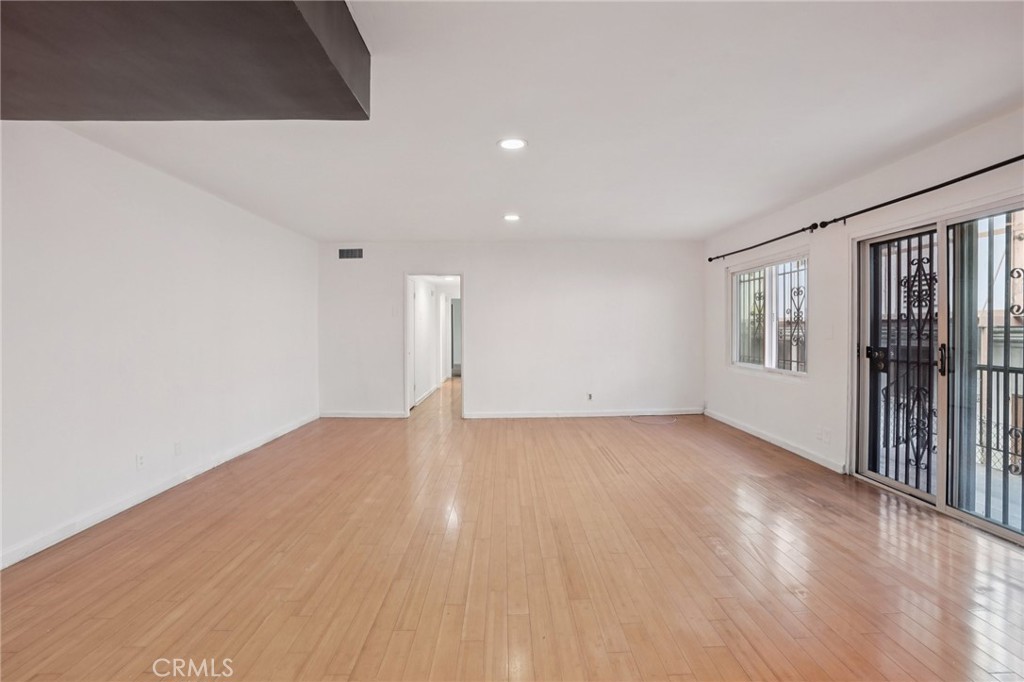 320 E Spruce