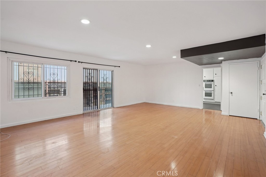 320 E Spruce