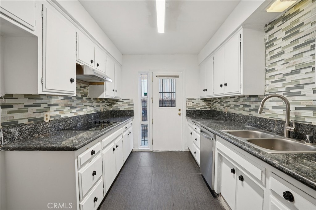 320 E Spruce