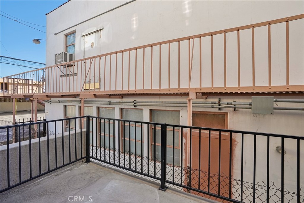 320 E Spruce