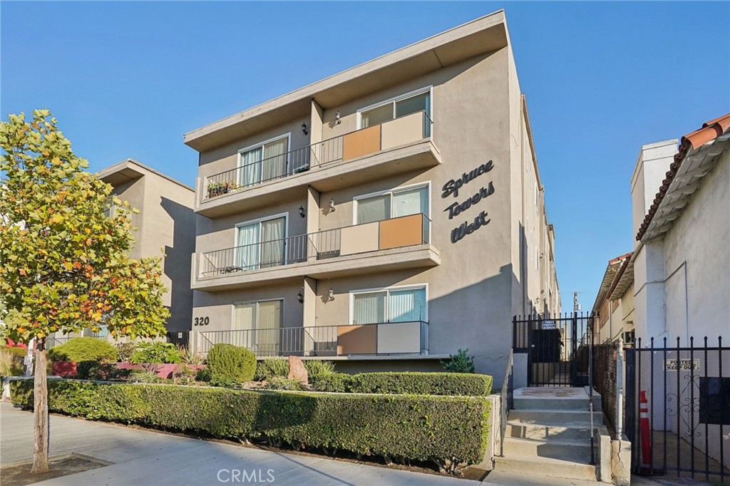 320 E Spruce