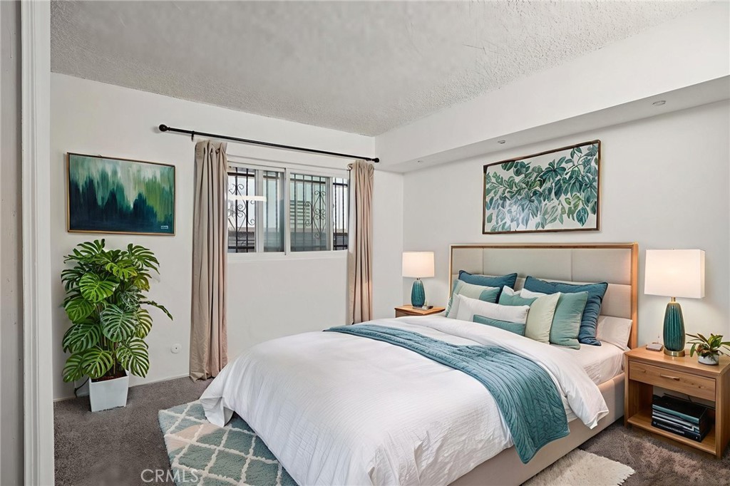 320 E Spruce