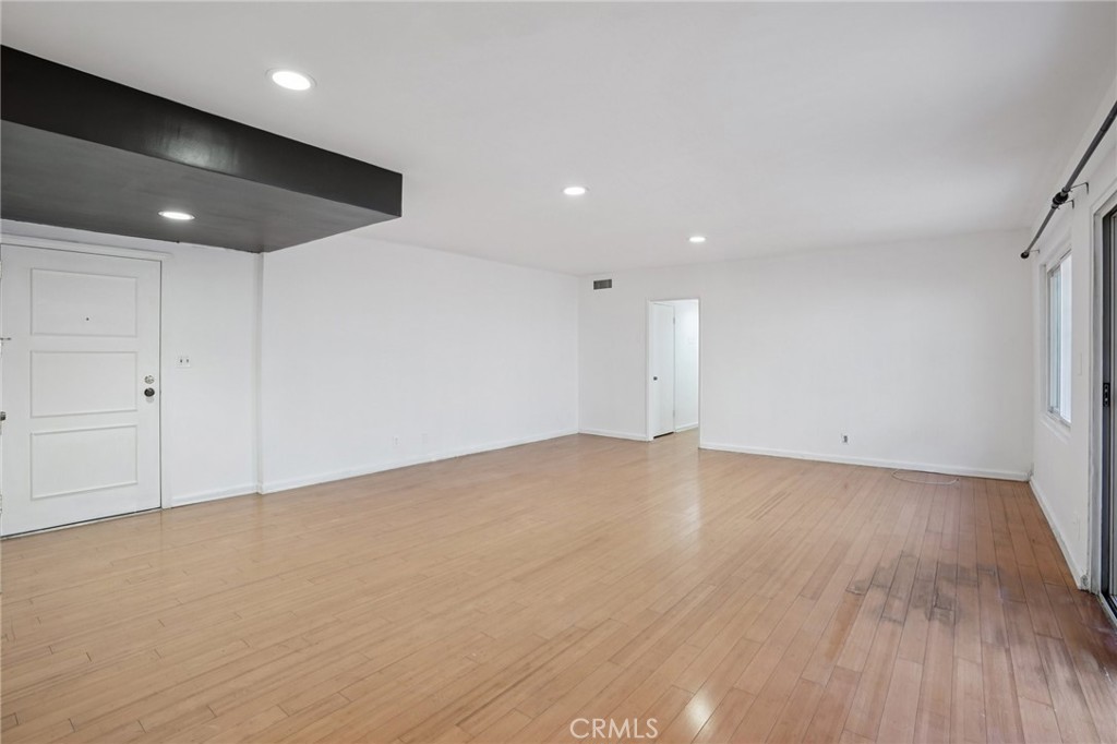 320 E Spruce
