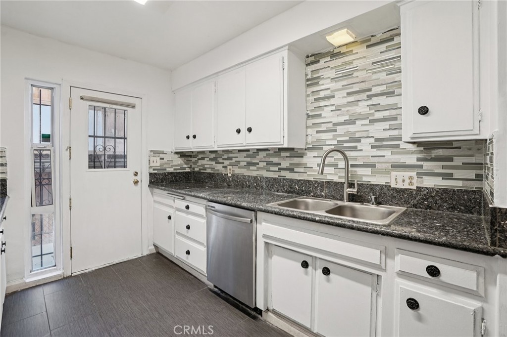 320 E Spruce