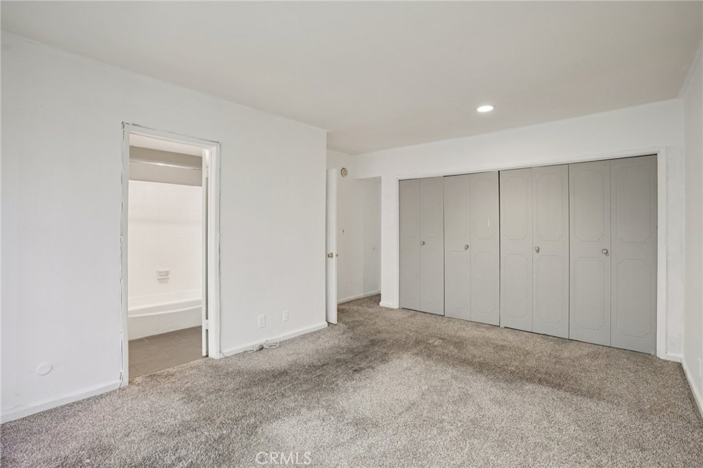 320 E Spruce