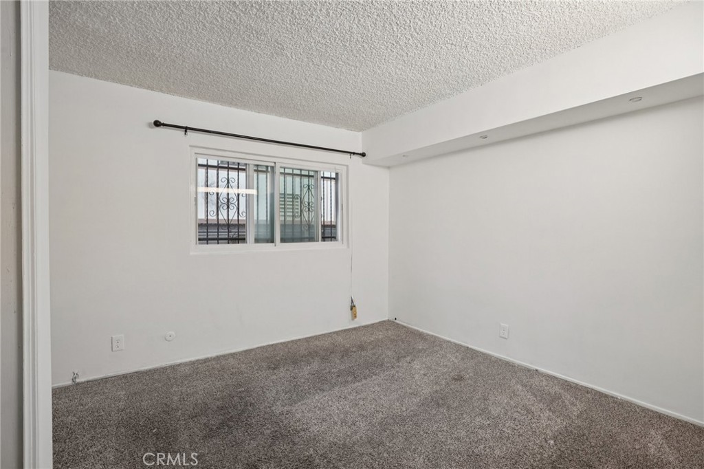 320 E Spruce