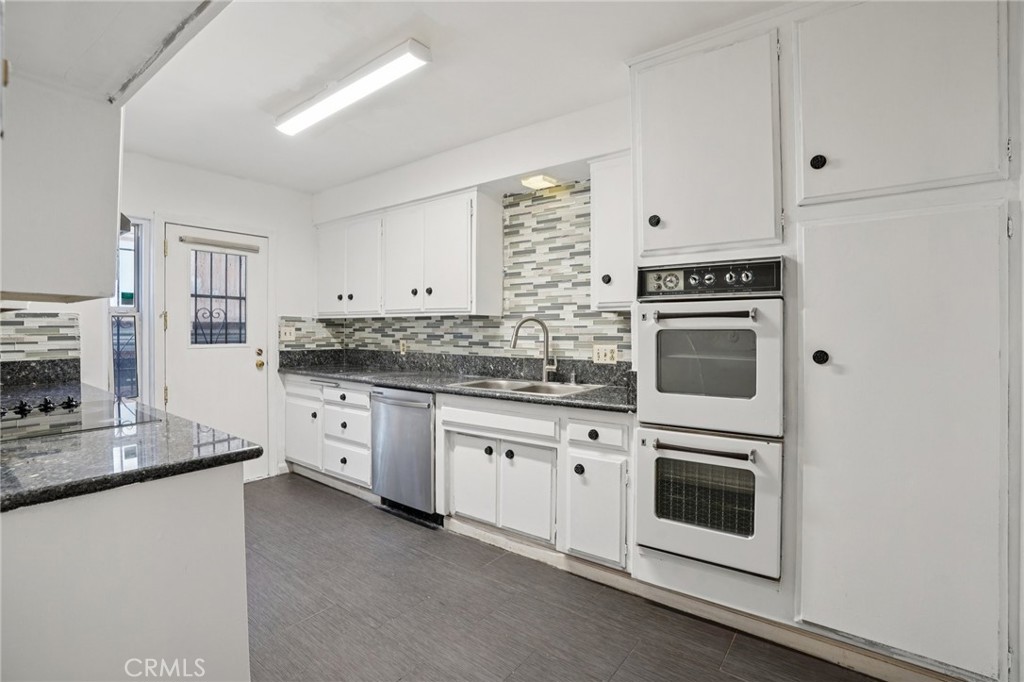 320 E Spruce