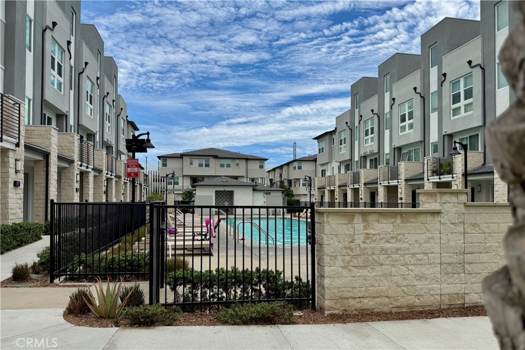 1130 S Urbana