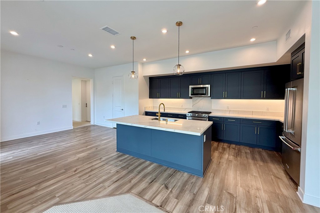 1130 S Urbana
