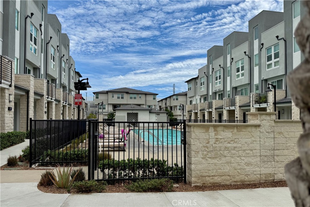1130 S Urbana