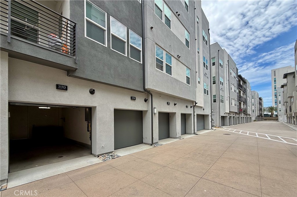 1130 S Urbana