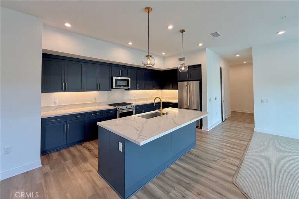 1130 S Urbana