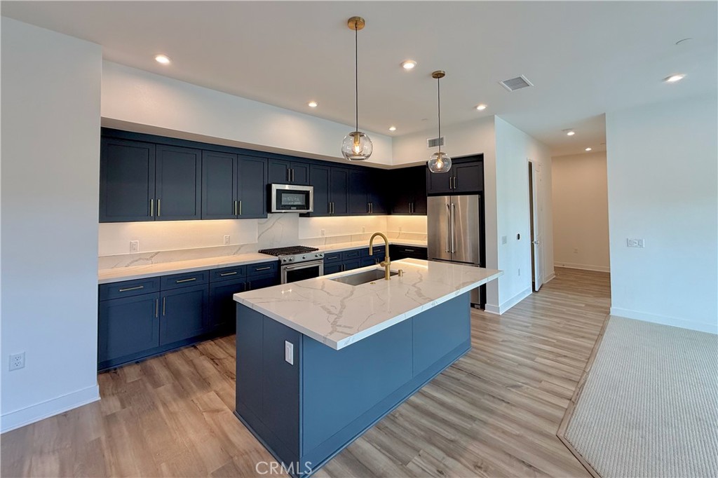 1130 S Urbana