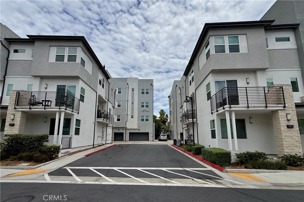 1130 S Urbana