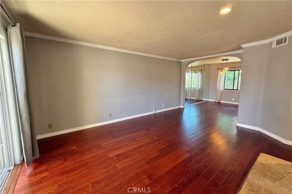 3935 W 182nd W