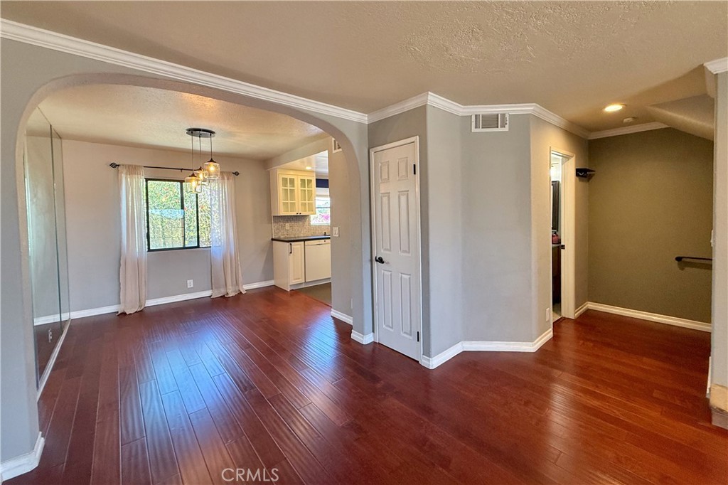 3935 W 182nd W
