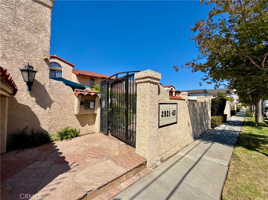 3935 W 182nd W