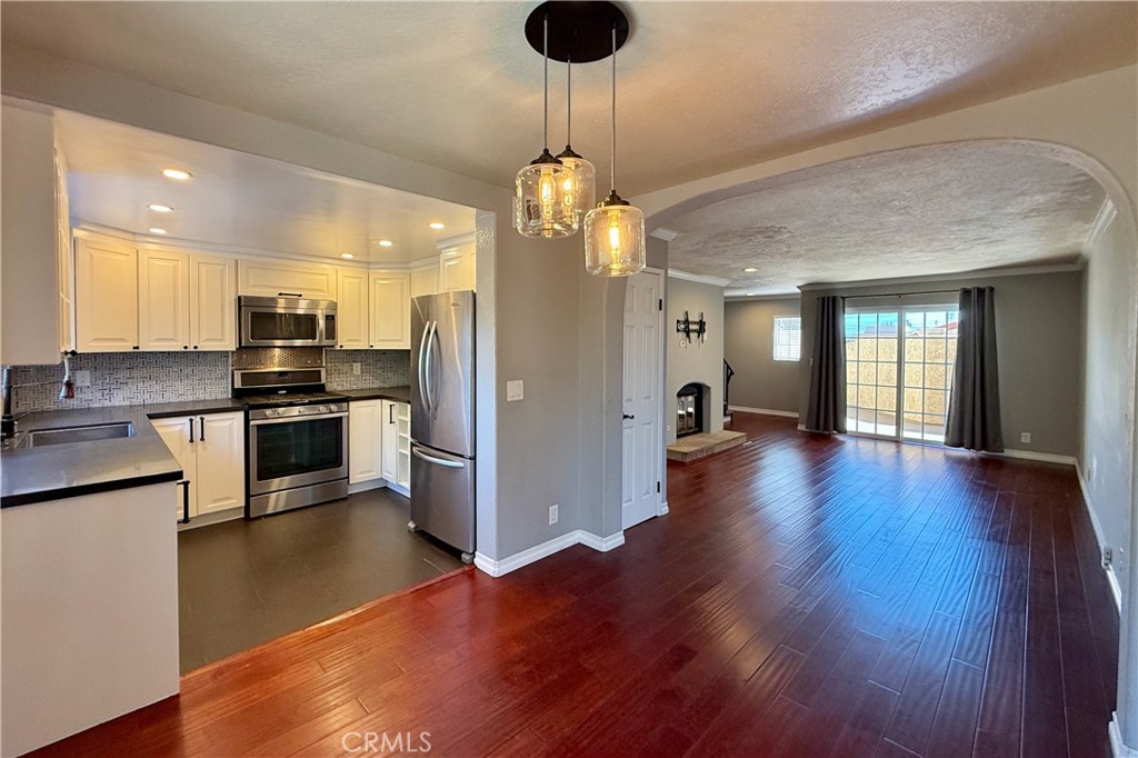 3935 W 182nd W