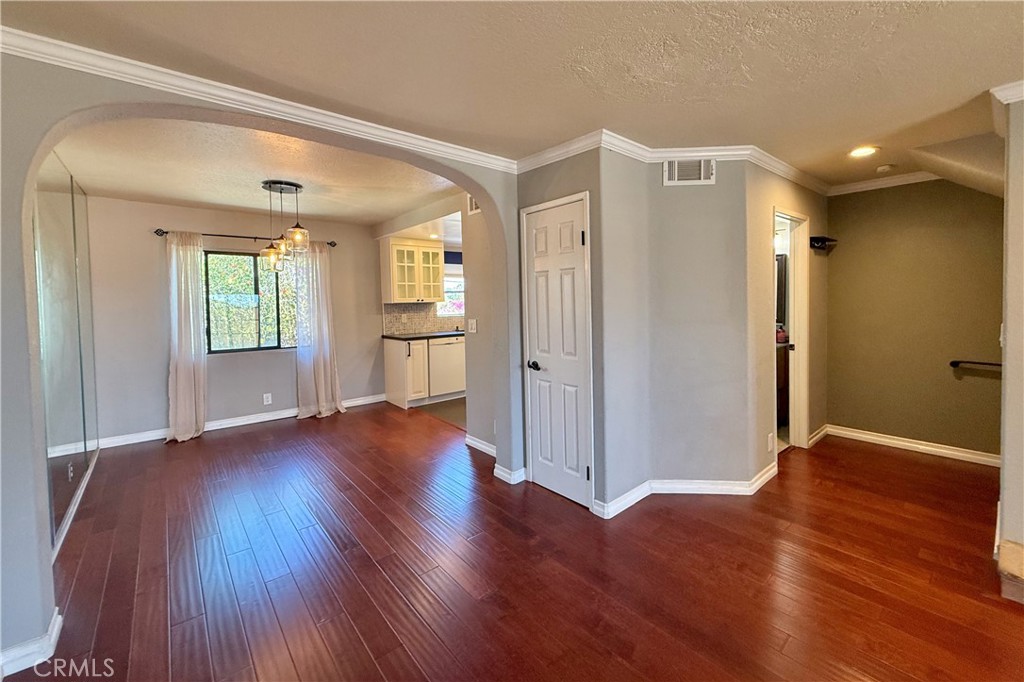 3935 W 182nd W