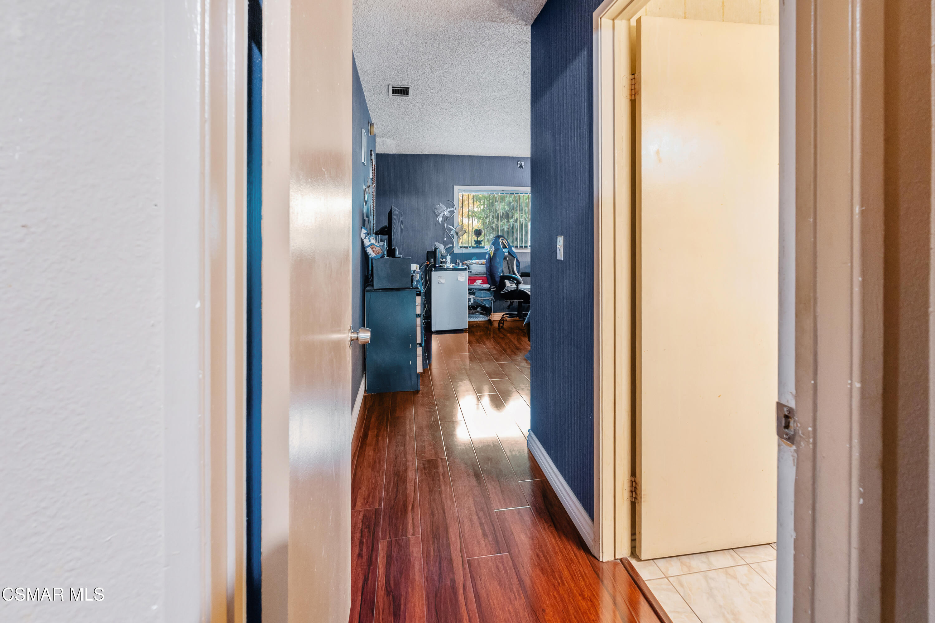 12521 Bradley Avenue, 3