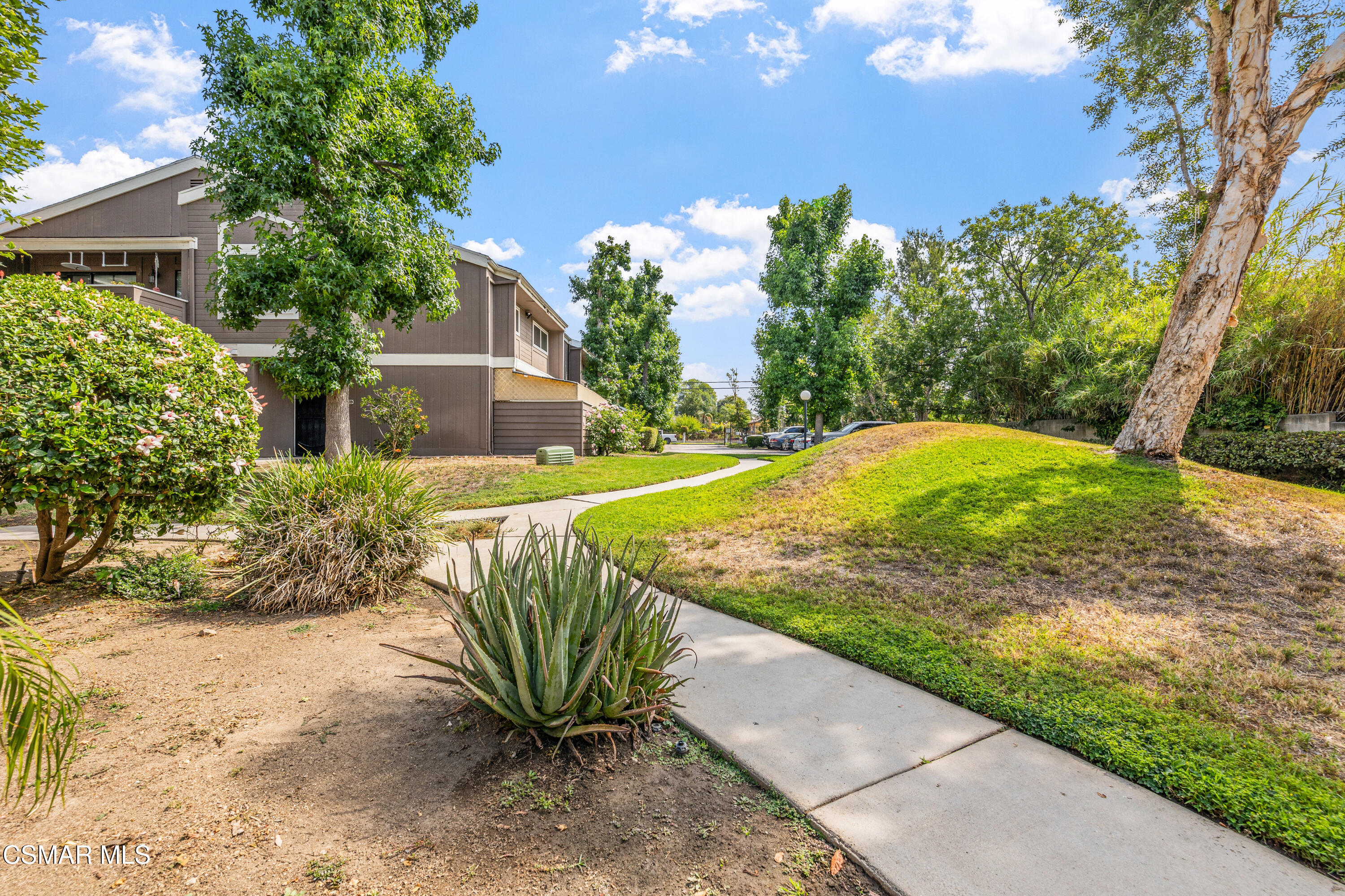 12521 Bradley Avenue, 3