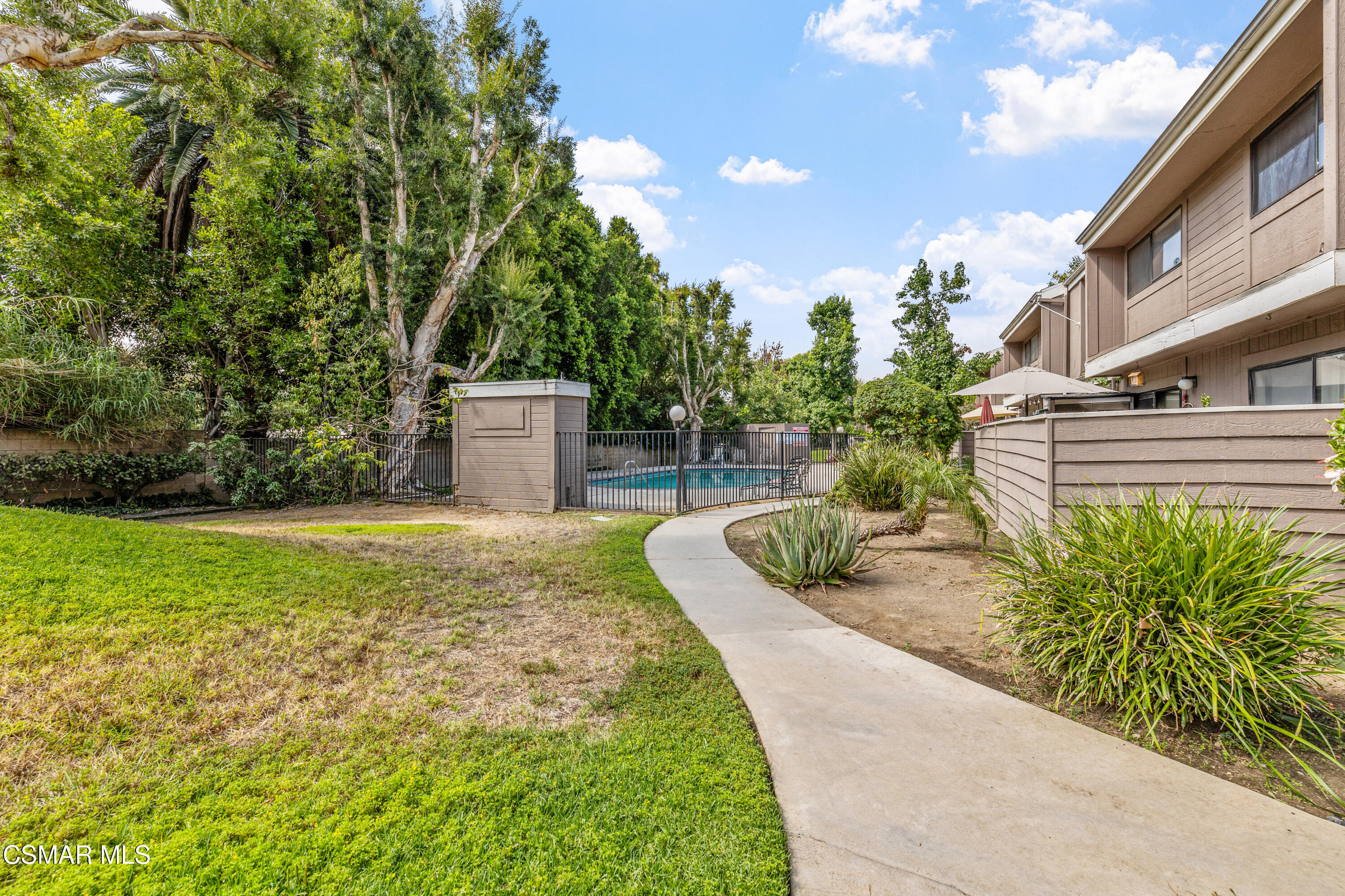 12521 Bradley Avenue, 3