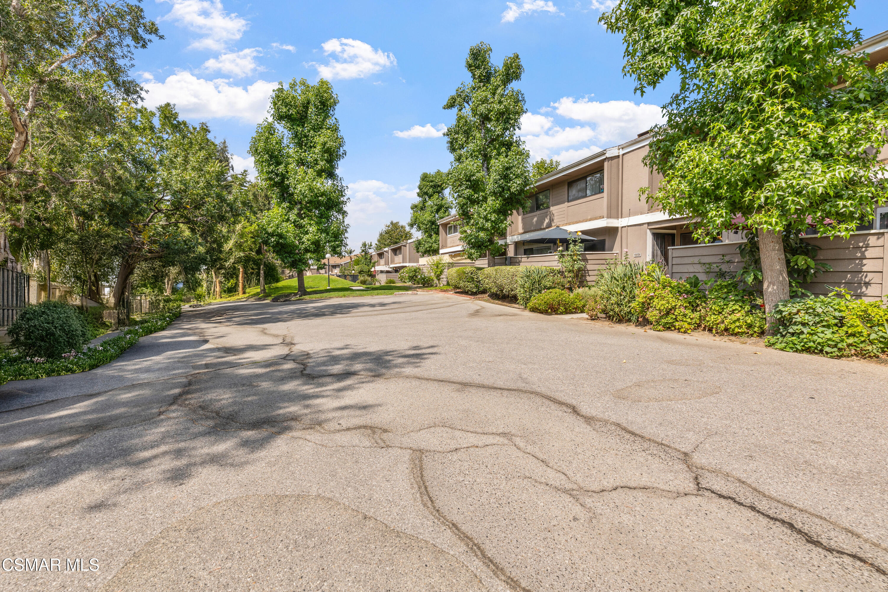 12521 Bradley Avenue, 3