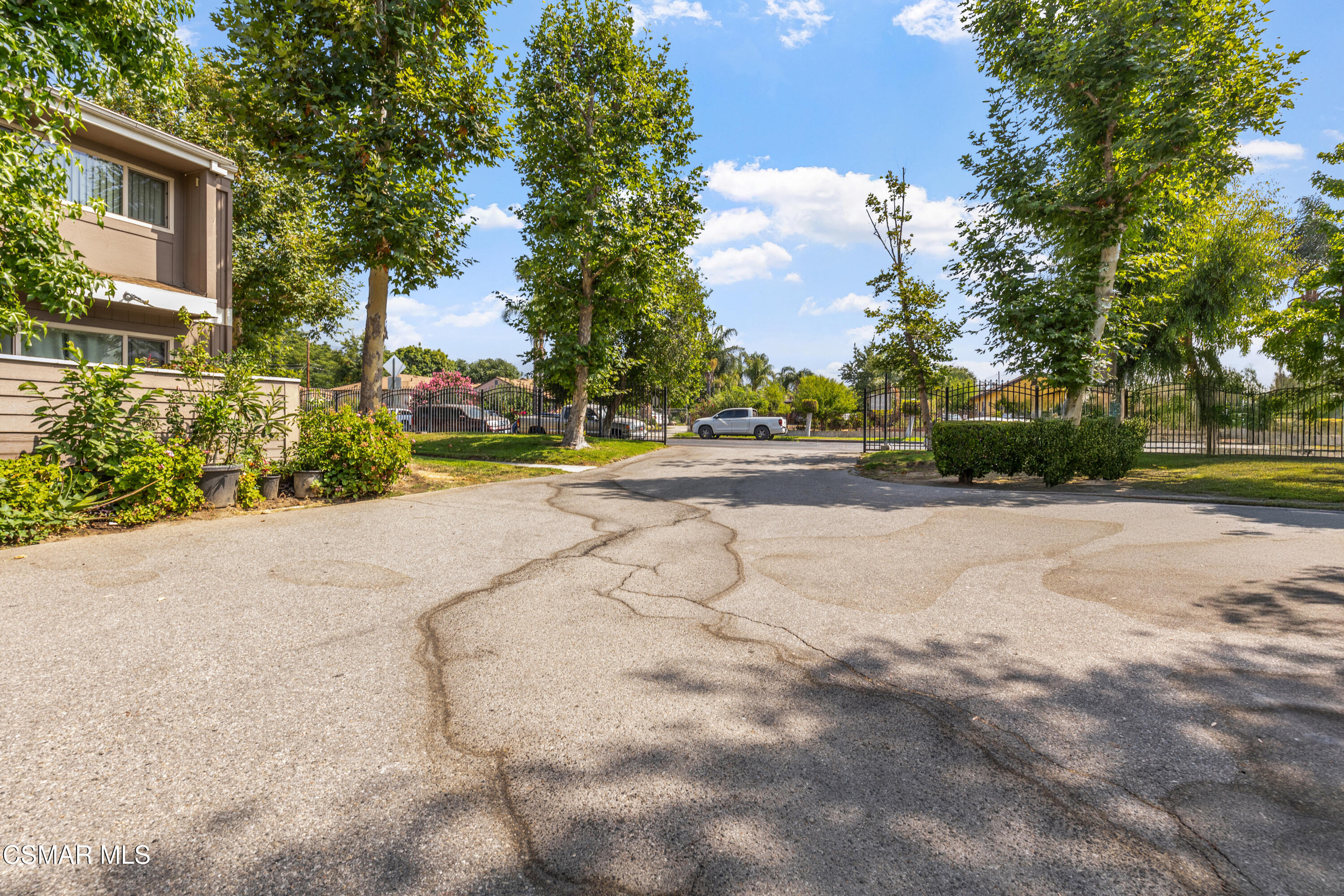 12521 Bradley Avenue, 3