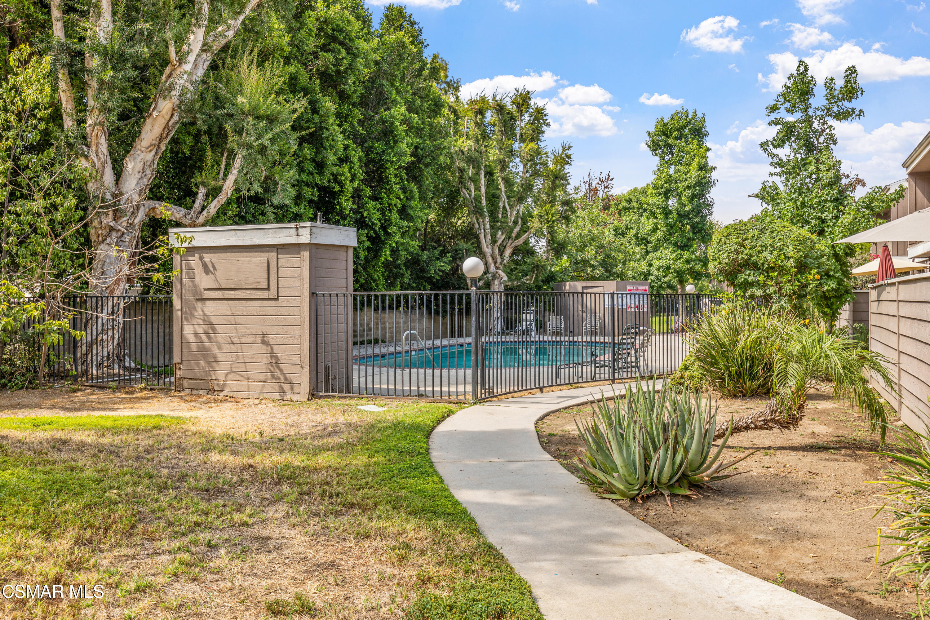 12521 Bradley Avenue, 3