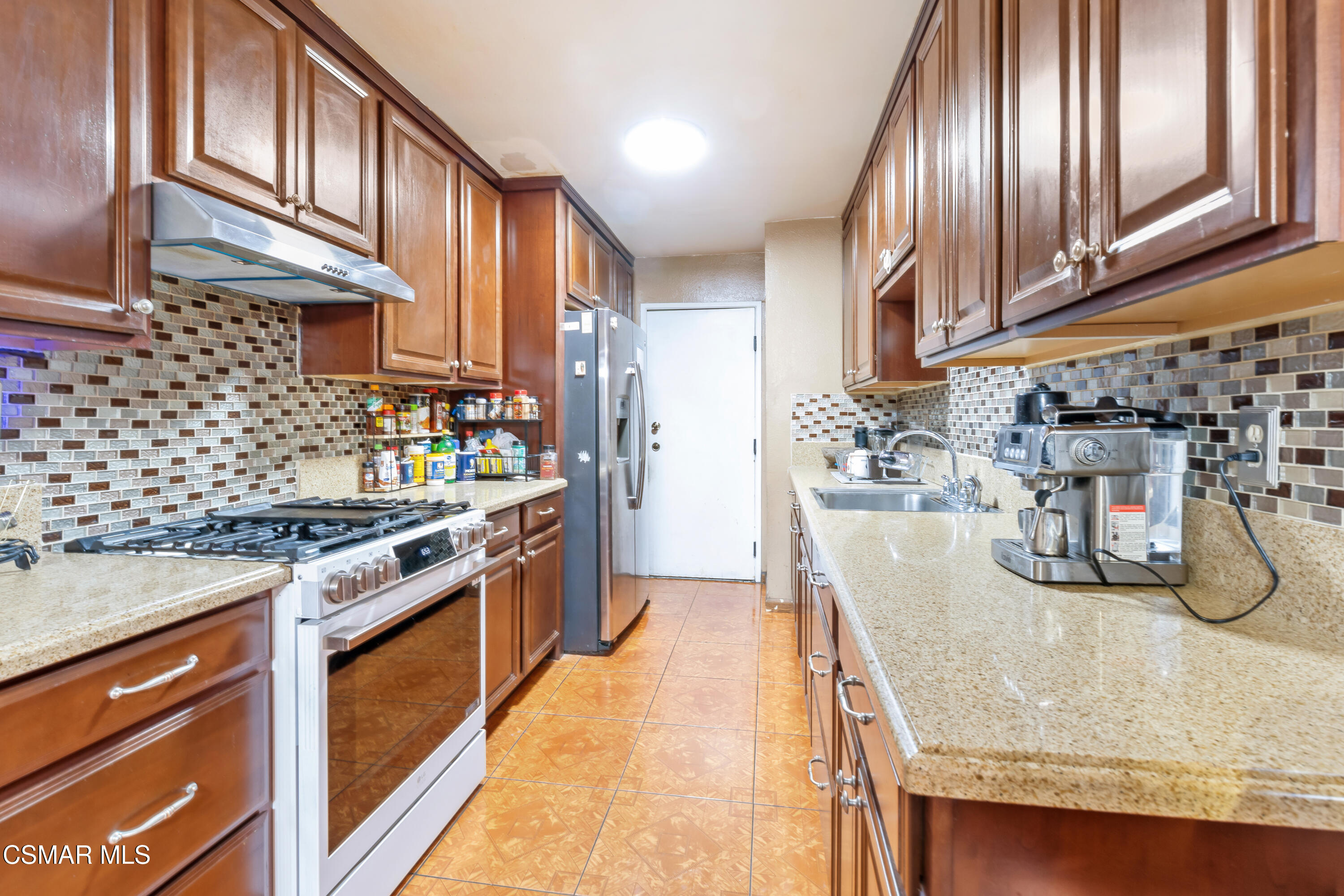 12521 Bradley Avenue, 3
