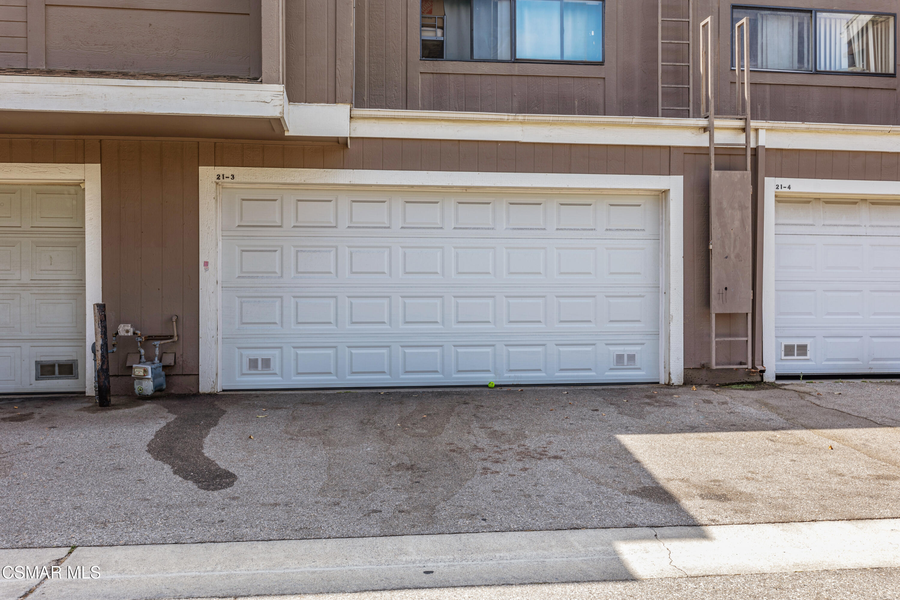 12521 Bradley Avenue, 3