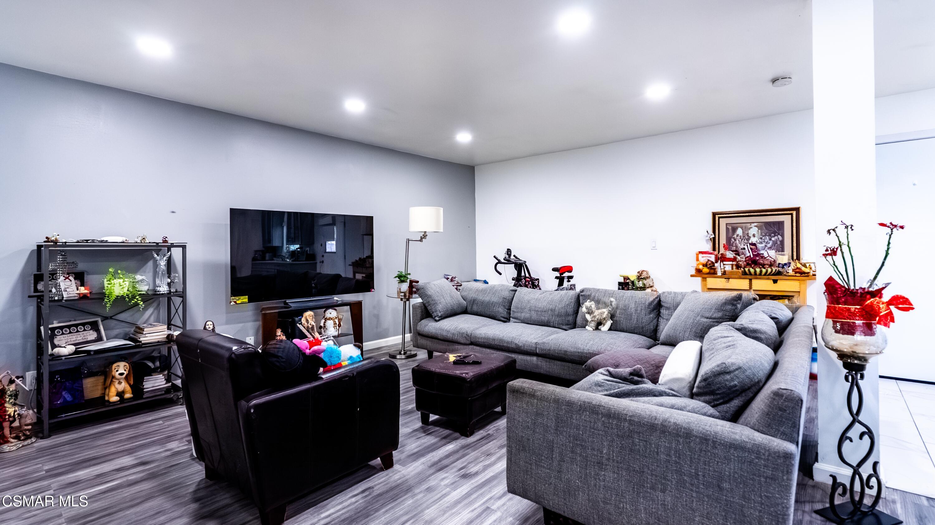 1163 W Ventura Street