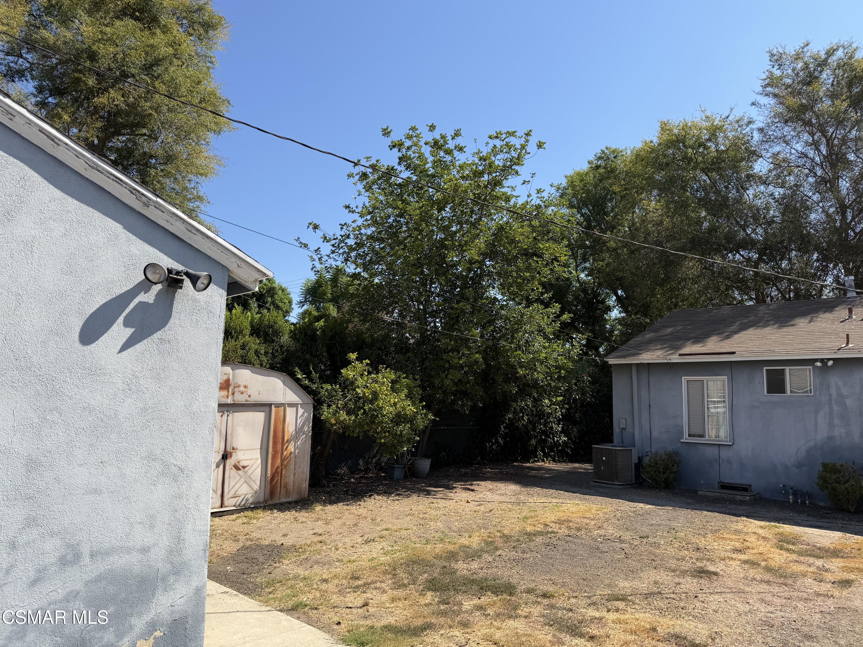8847 Lindley Avenue